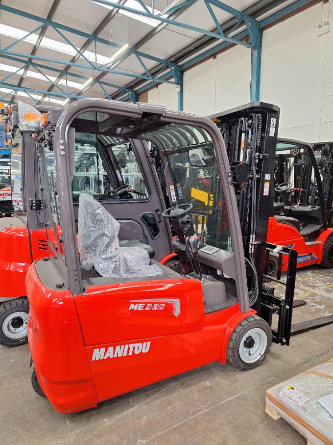 ManitouME 320