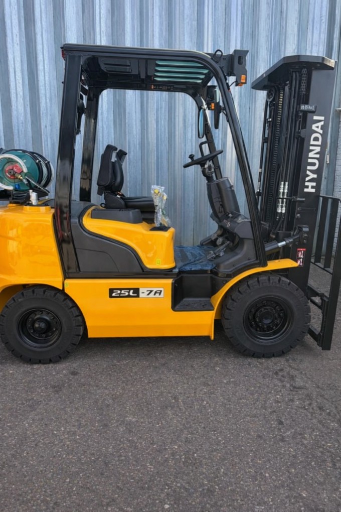 HyundaiHyundai 25L-7A