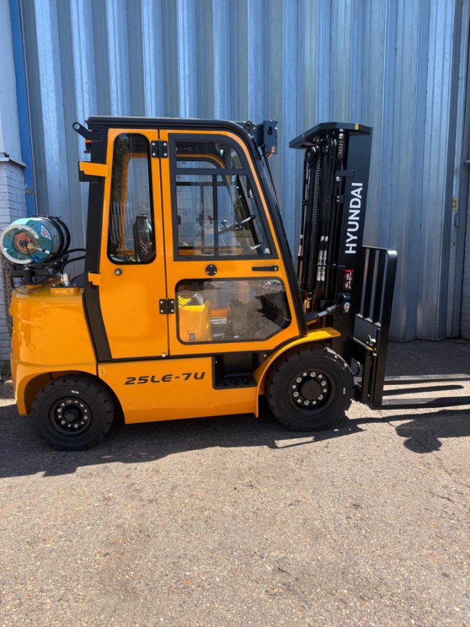 HyundaiHyundai 25LE-7U
